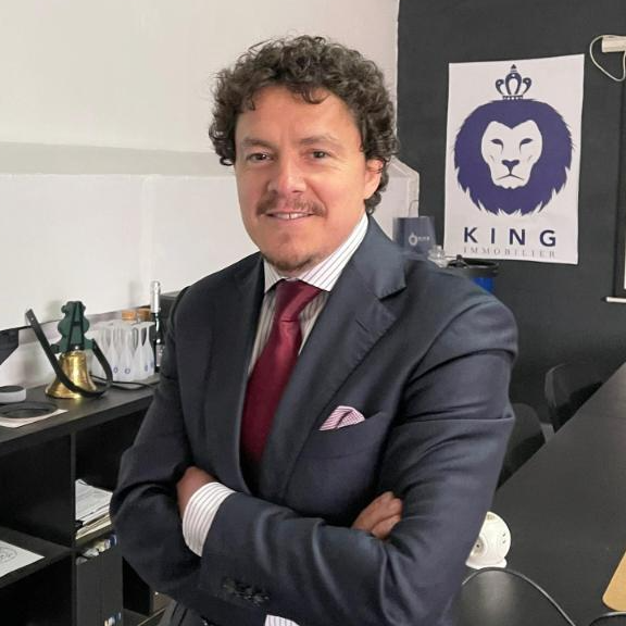Roméo de Amorim, dirigeant de KING IMMOBILIER GROUP SAS à Saint-Maur-des-Fossés